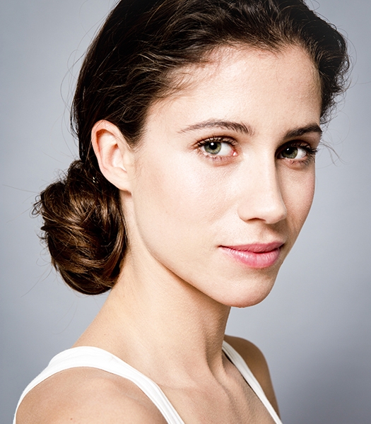 LE CHIGNON BAS DE NUQUE DECALE